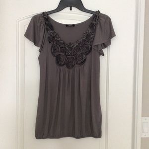 Soprano Gray Maternity Flutter Sleeves Top With Rosettes size L